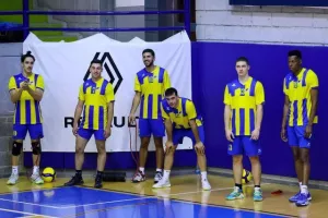 Ερυθρόλευκο... διπλό (Φώτος)