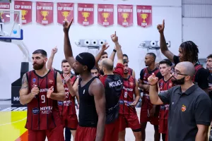 Η απονομή του τροπαίου στον Κεραυνό (φώτος)