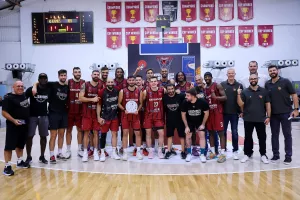 Η απονομή του τροπαίου στον Κεραυνό (φώτος)