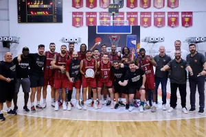 Η απονομή του τροπαίου στον Κεραυνό (φώτος)
