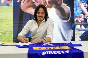 Συνεχίζει ακάθεκτος ο 37χρονος Καβάνι: Ανανέωσε με την Μπόκα έως το 2026
