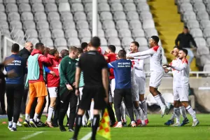 ΑΠΟΕΛ-Borac: Είχε τις τελικές, δεν είχε το γκολ και το... πλήρωσε (Φώτος)