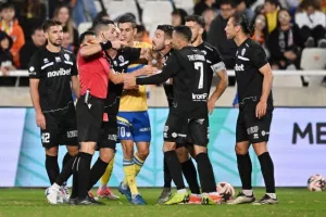 ΑΠΟΕΛ-Ανόρθωση: Γαλαζοκίτρινο… το ντέρμπι με Λαϊφη και Ντράζιτς! (φώτος)