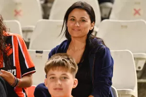 (ΦΩΤΟΣ) Εικόνες από τις κερκίδες στο ΑΠΟΕΛ-ΑΕΚ