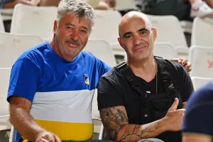(ΦΩΤΟΣ) Εικόνες από τις κερκίδες στο ΑΠΟΕΛ-ΑΕΚ