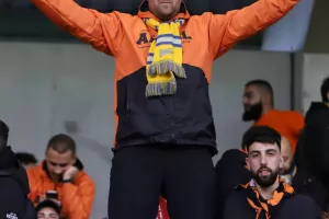 Ο κόσμος του ΑΠΟΕΛ στο Tallaght Stadium (φώτος)