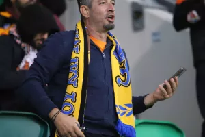 Ο κόσμος του ΑΠΟΕΛ στο Tallaght Stadium (φώτος)