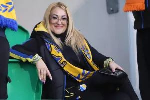 Ο κόσμος του ΑΠΟΕΛ στο Tallaght Stadium (φώτος)