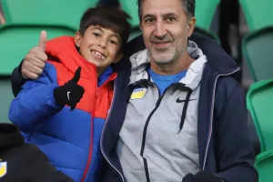 Ο κόσμος του ΑΠΟΕΛ στο Tallaght Stadium (φώτος)