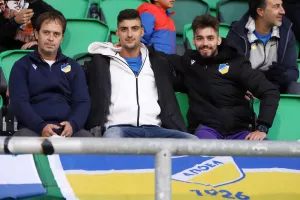Ο κόσμος του ΑΠΟΕΛ στο Tallaght Stadium (φώτος)