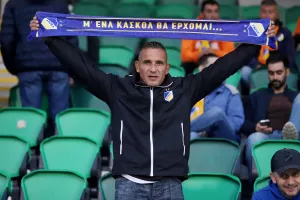Ο κόσμος του ΑΠΟΕΛ στο Tallaght Stadium (φώτος)