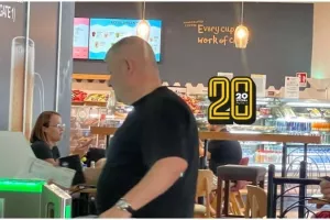 Με Ντουμπόφ η πτήση 