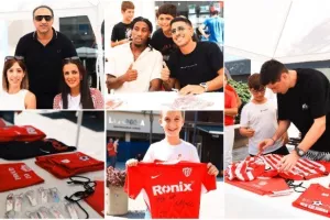 (Φώτος) «Ερυθρόλευκο» Fan Day στην Πλατεία Ερμού