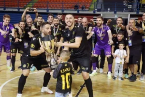 Η απονομή στην ΑΕΛ! (Φώτος)