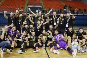 Η απονομή στην ΑΕΛ! (Φώτος)