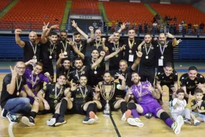 Η απονομή στην ΑΕΛ! (Φώτος)