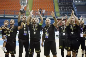 Η απονομή στην ΑΕΛ! (Φώτος)