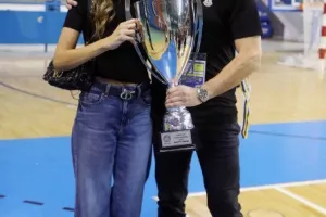 Η απονομή στην ΑΕΛ! (Φώτος)
