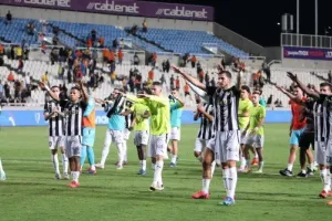 ΑΠΟΕΛ - ΑΕΚ: Μεγάλο διπλό με Φαράζ!