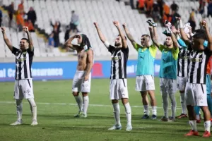 ΑΠΟΕΛ - ΑΕΚ: Μεγάλο διπλό με Φαράζ!