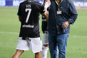 (ΦΩΤΟΣ) Μπήκε... μέσα ο Καραπατάκης!