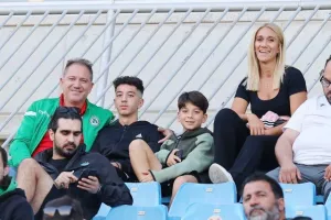ΦΩΤΟΡΕΠΟΡΤΑΖ από τον κόσμο στο ΓΣΠ