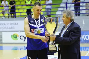 (Φώτος) Σήκωσε το τρόπαιο ο Kuutio Homes Παφιακός