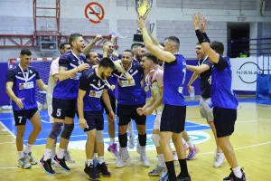 (Φώτος) Σήκωσε το τρόπαιο ο Kuutio Homes Παφιακός