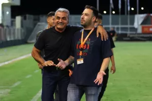 Καρμιώτισσα-Απόλλων: Μεγάλη  νίκη στο ντεμπούτο του Καμορανέζι! (Φώτος)