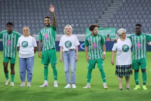 (Άρης) Μπήκαν ΜΕΣΑ με τις... πεθερές!