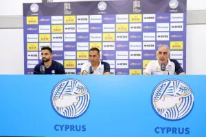 "Να νιώσουμε περήφανοι - Είναι τιμή που είμαι εδώ"
