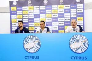 "Να νιώσουμε περήφανοι - Είναι τιμή που είμαι εδώ"