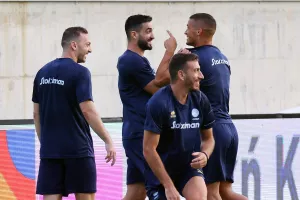 Το "θα δούμε αύριο" του Σωφρόνη, οι ευδιάθετοι διεθνείς και η νέα αρχή! (Φώτος)