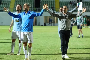 (Βίντεο kerkida) Το πάρτι παικτών και κόσμου στην Περιστερώνα