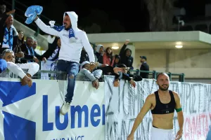 (Βίντεο kerkida) Το πάρτι παικτών και κόσμου στην Περιστερώνα