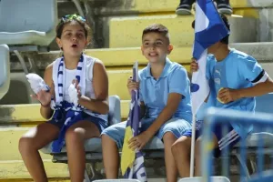 Πάφος-Καρμιώτισσα: Τεσσάρα και παραμονή στην 1η θέση! (Φώτος)