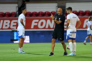 Καρμιώτισσα-Απόλλων: Μεγάλη  νίκη στο ντεμπούτο του Καμορανέζι! (Φώτος)
