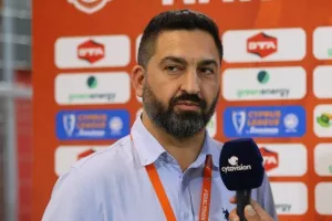 Καρμιώτισσα-Απόλλων: Μεγάλη  νίκη στο ντεμπούτο του Καμορανέζι! (Φώτος)