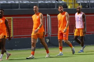 Καρμιώτισσα-Απόλλων: Μεγάλη  νίκη στο ντεμπούτο του Καμορανέζι! (Φώτος)
