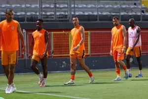Καρμιώτισσα-Απόλλων: Μεγάλη  νίκη στο ντεμπούτο του Καμορανέζι! (Φώτος)