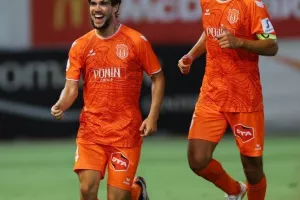 Καρμιώτισσα-Απόλλων: Μεγάλη  νίκη στο ντεμπούτο του Καμορανέζι! (Φώτος)