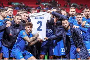 H Premier League για τη νίκη της Ελλάδας: "Για τον Γιώργο"