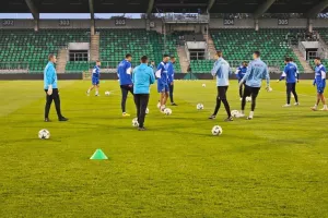Η προπόνηση του ΑΠΟΕΛ στο Tallaght Stadium (Βίντεο Kerkida/Φώτος)