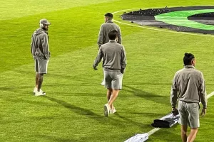 Άφιξη Πάφου... στο Zimbru Stadium (Φώτος Kerkida)