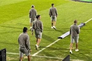 Άφιξη Πάφου... στο Zimbru Stadium (Φώτος Kerkida)