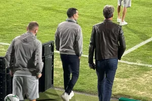 Άφιξη Πάφου... στο Zimbru Stadium (Φώτος Kerkida)