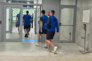 Η άφιξη της Εθνικής μας (Φώτος)