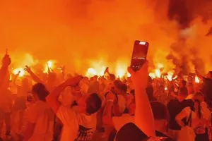 "Χρόνια πολλά αγάπη μου γλυκιά" οι ΑΕΛίστες! (Βίντεο Kerkida)