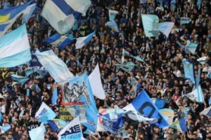 Λάτσιο και Ατλέτικο τιμωρήθηκαν από την UEFA για ρατσιστική συμπεριφορά οπαδών τους