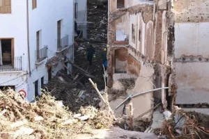 Βαλένθια - Πλημμύρες: Οι καταστροφικές συνέπειες των σφοδρών βροχοπτώσεων σε δορυφορικές εικόνες